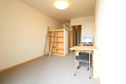 居室・リビング　ハイベッドを寝室として活用すれば広々とした洋室を確保！