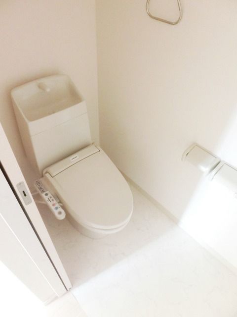 トイレ　温水洗浄便座もございます
