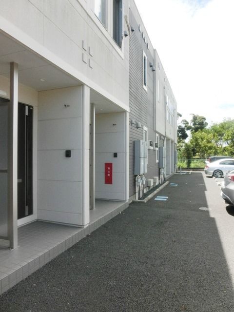 エントランス　玄関へのアプローチ