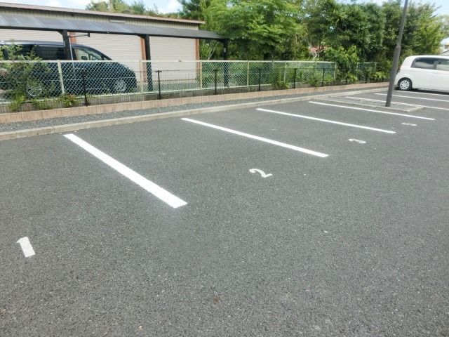 駐車場　敷地内駐車場