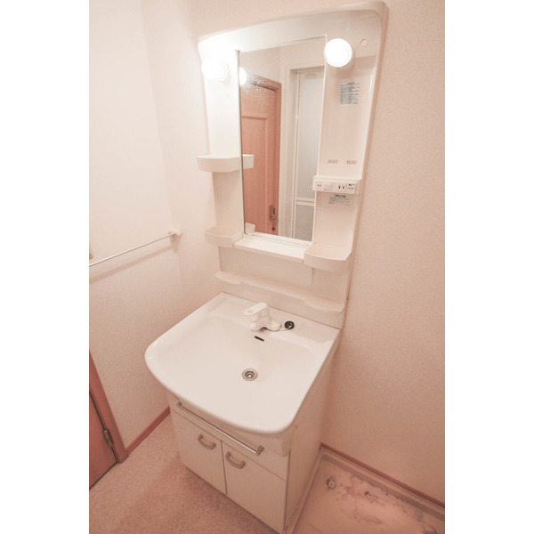洗面設備　同じ建物の別の部屋
