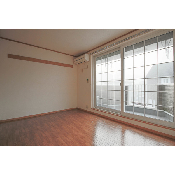 居室・リビング　同じ建物の別の部屋