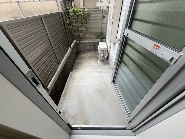 バルコニー　RadIAnce丸の内