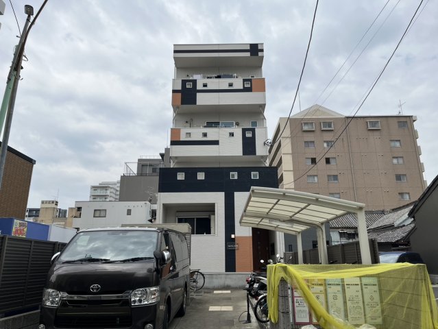 建物外観　RadIAnce丸の内