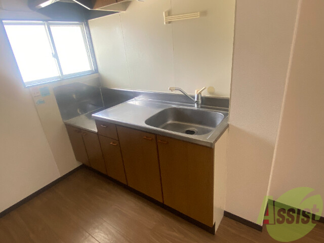 キッチン　こちらのキッチンには、お好きなコンロを設置頂けます。