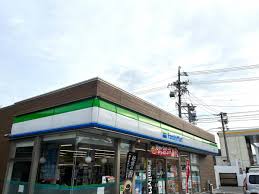 コンビニ　ファミリーマート清須西市場店（コンビニ）まで526m