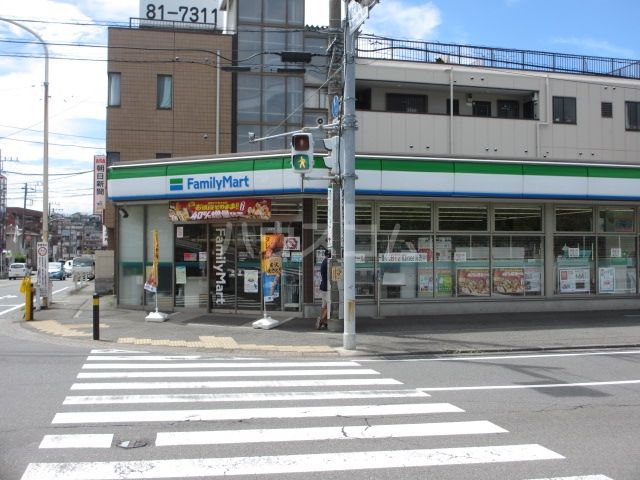 コンビニ　ファミリーマート　藤沢善行店（コンビニ）まで460m