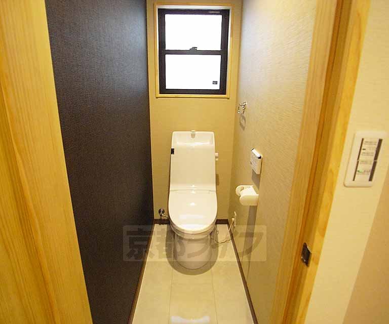 トイレ　ウォシュレット付きです