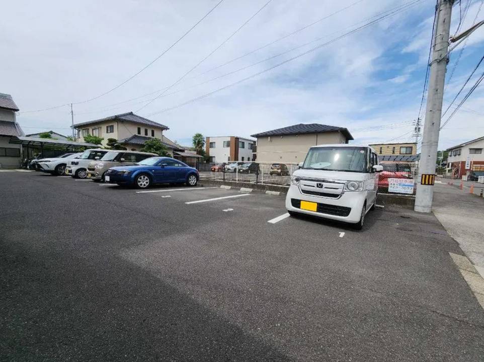 駐車場　駐車場