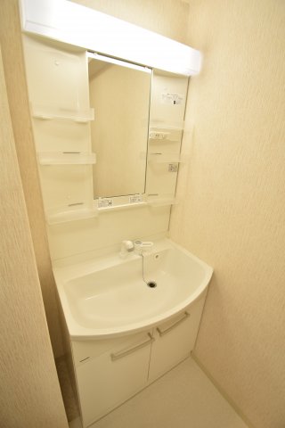 洗面設備　独立洗面化粧台付き