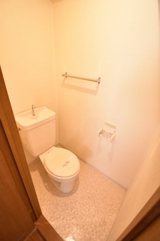 トイレ　清潔感のあるトイレです