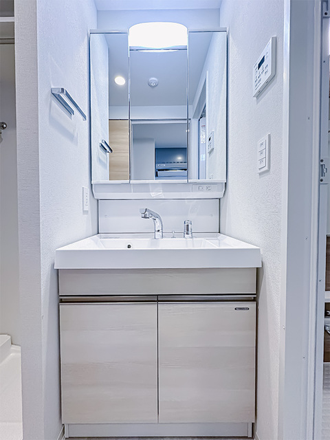 洗面設備　※写真は同タイプ住戸です。