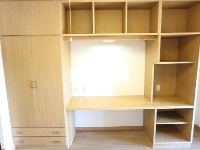 その他部屋・スペース　収納棚です