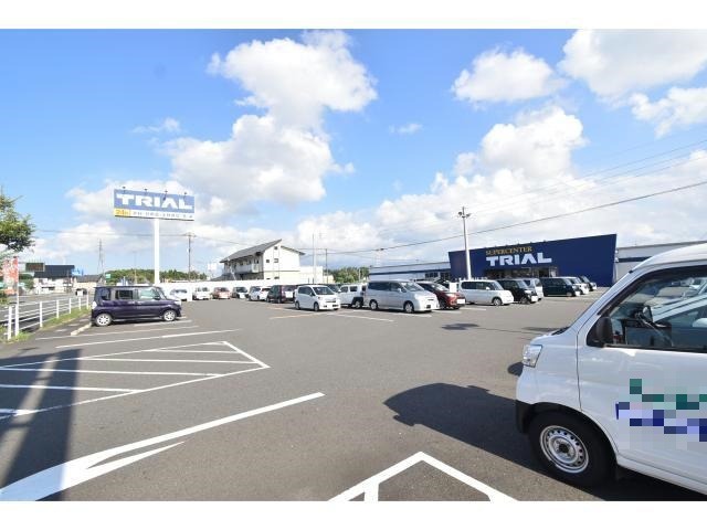 スーパー　スーパーセンタートライアル鹿屋店（スーパー）まで857m