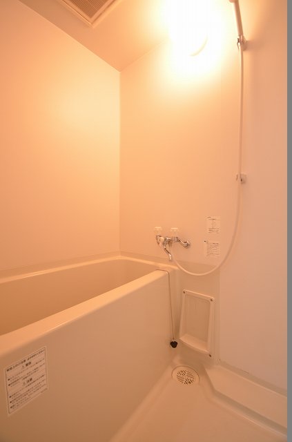 バス・シャワールーム　同物件別号室です。