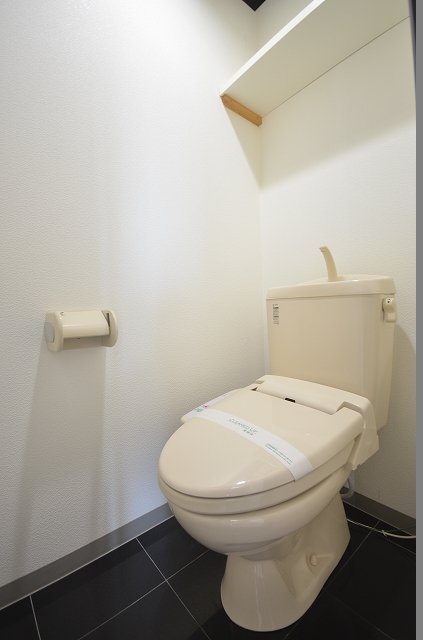 トイレ　同物件別号室です。