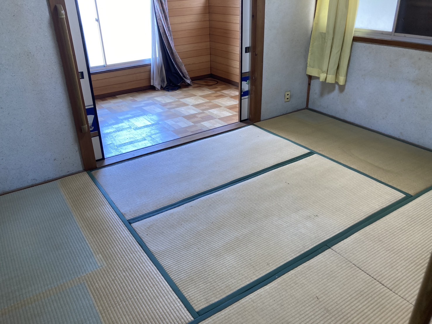 東大阪市鴻池本町 戸建の居間写真