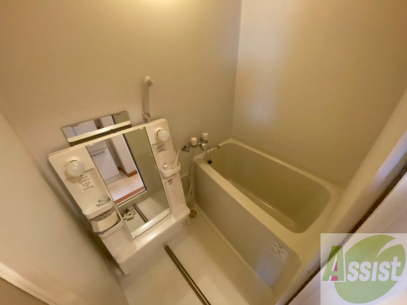 バス・シャワールーム　お風呂です。ゆっくりお風呂につかるのも体に良いですね～