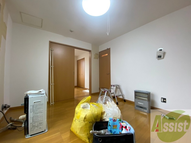 居室・リビング　リビングです。窓が大きくて明るいお部屋ですね！