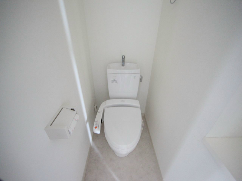 トイレ　温水洗浄便座付トイレ