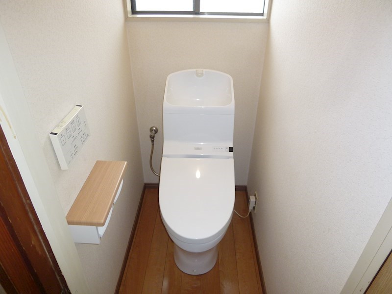 トイレ　ウォシュレット付