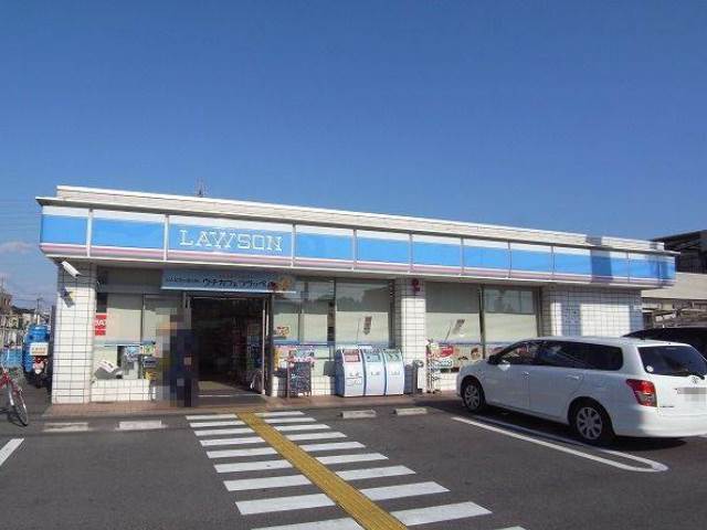 コンビニ　ローソン Ｌ 持子二丁目（コンビニ）まで456m