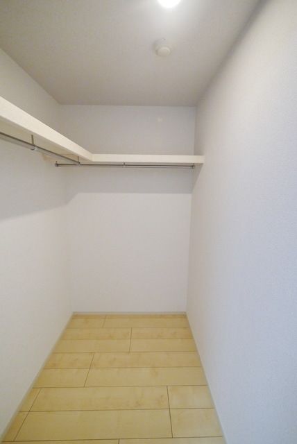 収納　ウォークインクローゼット