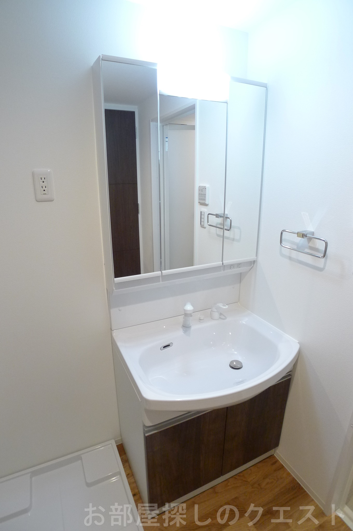 洗面設備　（写真は同物件イメージです。）