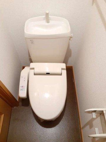 トイレ　清潔感のあるトイレです