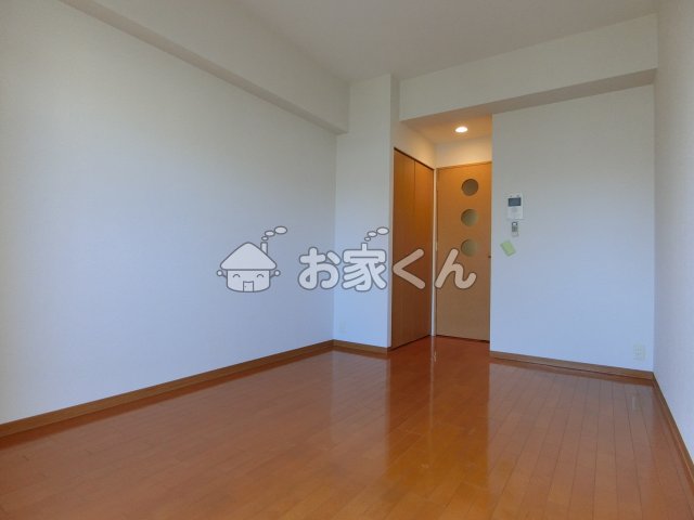 居室・リビング　室内