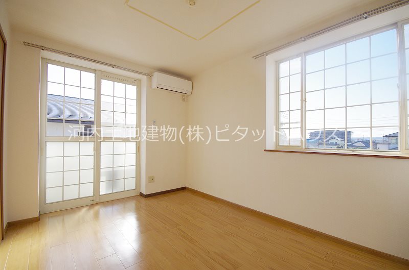 居室・リビング　類似室内