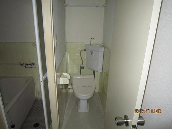 トイレ　※別号室の写真です。