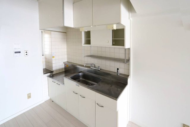 キッチン　同物件別室です。