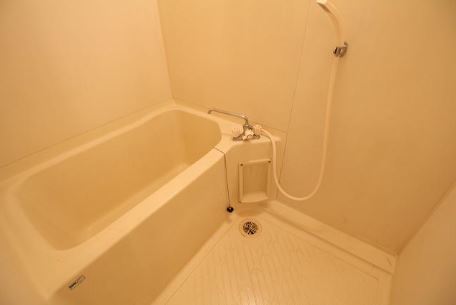 バス・シャワールーム　ゆったり過ごせるお風呂です