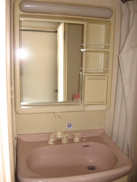 洗面設備　独立洗面台です