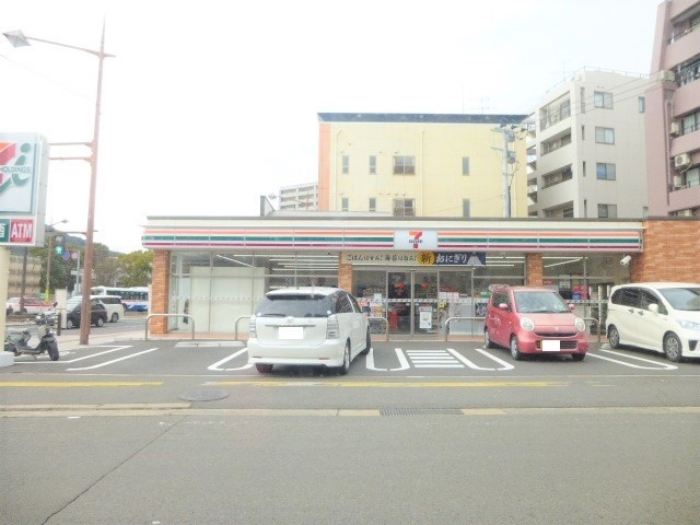 コンビニ　セブンイレブン長崎宝町店（コンビニ）まで108m