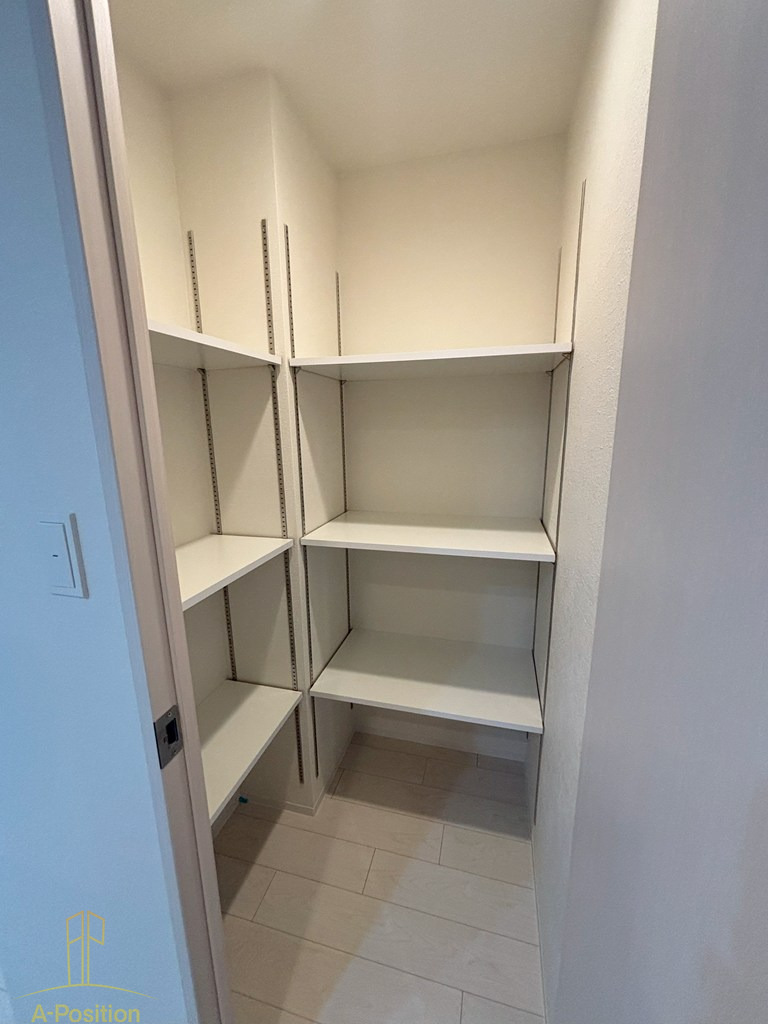 収納　スプランディッド上本町WEST