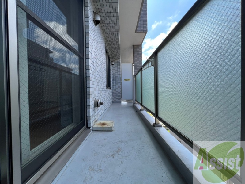 バルコニー　バルコニーです。洗濯物を干したり一息ついたりできますね！