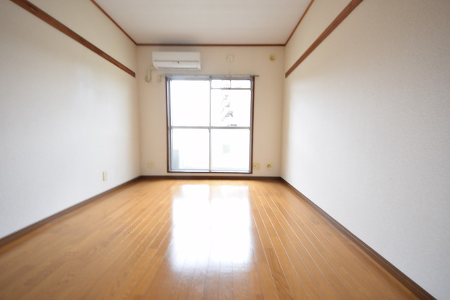 居室・リビング　～白を基調としたきれいなお部屋っ～