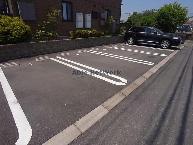 駐車場　駐車場