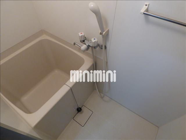 バス・シャワールーム　バスルームです。