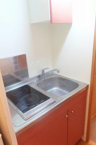 キッチン　２口ラジエントヒーター設置済み