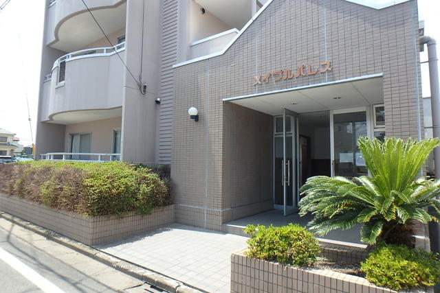 エントランス　住まう人を迎えるエントランスです！