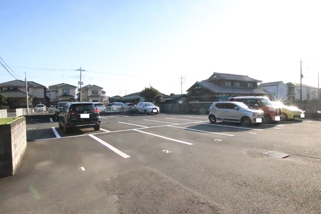 駐車場　敷地内駐車場あり！（要空き確認）