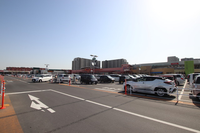 ショッピングセンター　ウニクス南古谷（ショッピングセンター）まで400m