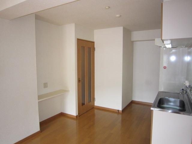 玄関　キッチン