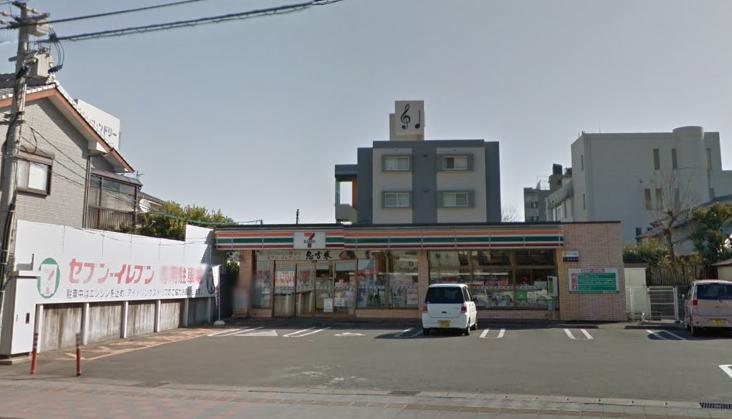 コンビニ　コンビニ（コンビニ）まで900m