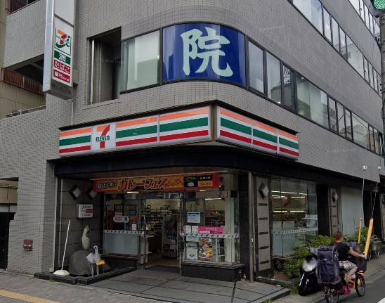 コンビニ　セブンイレブン（コンビニ）まで200m