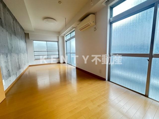 居室・リビング　ゆったり過ごせる居間です