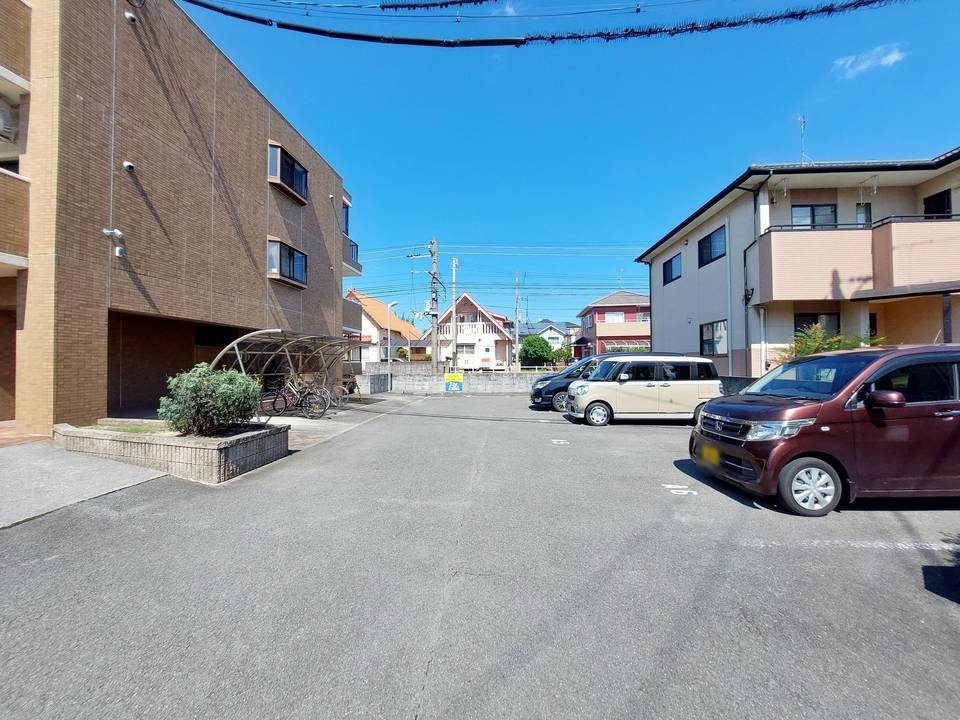 駐車場　駐車場